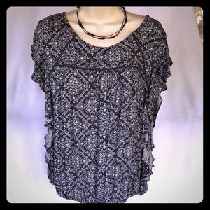 Cap ruffle shirt sleeve top